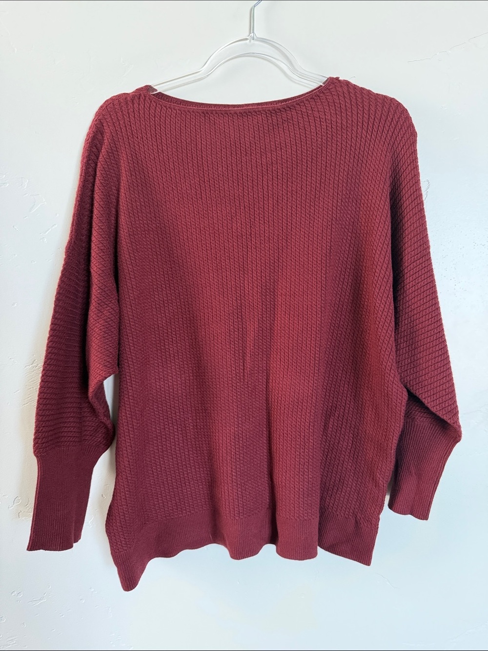 T Tahari Burgundy Crewneck Knit Sweater Dolman Casual Quiet Luxury Top